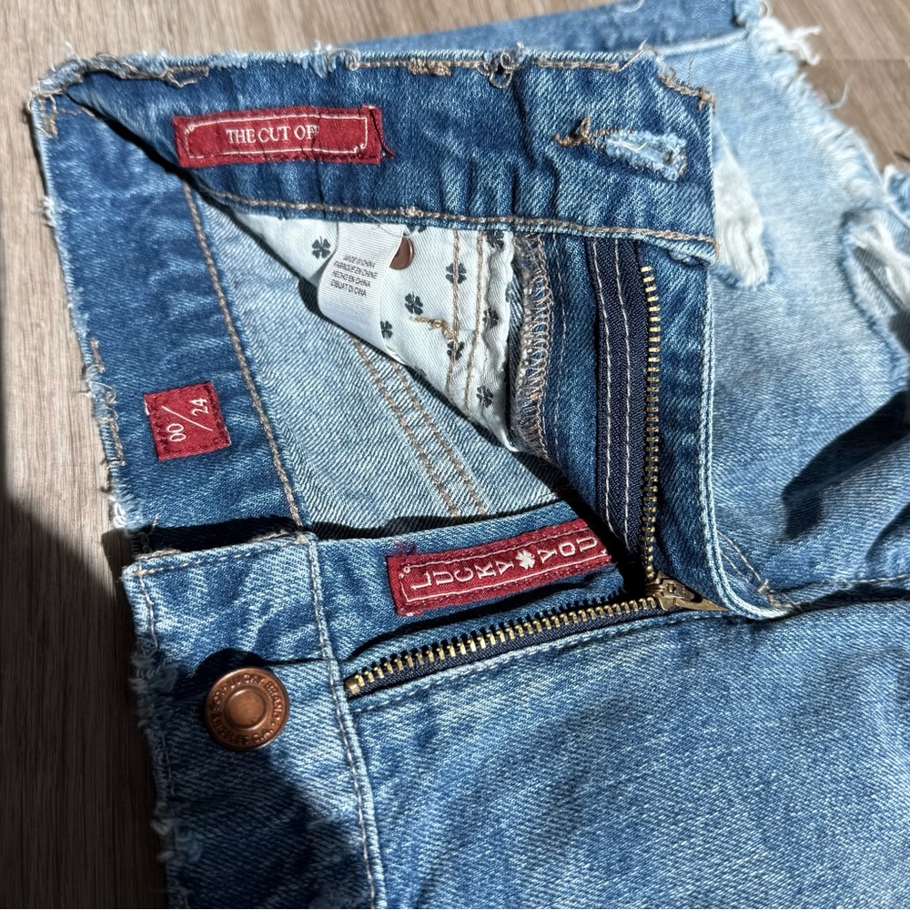 Lucky Brand The Cut Off Low Rise Denim Shorts, Size 00/24 - Picture 5 of 7